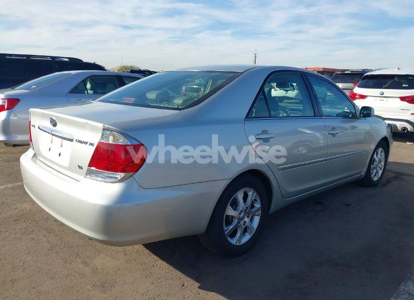 Photo 4 of 2005 Toyota Camry XLE V6 (VIN 4T1BF30K75U606532)