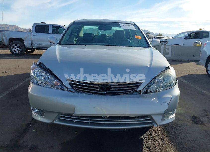 Photo 6 of 2005 Toyota Camry XLE V6 (VIN 4T1BF30K75U606532)