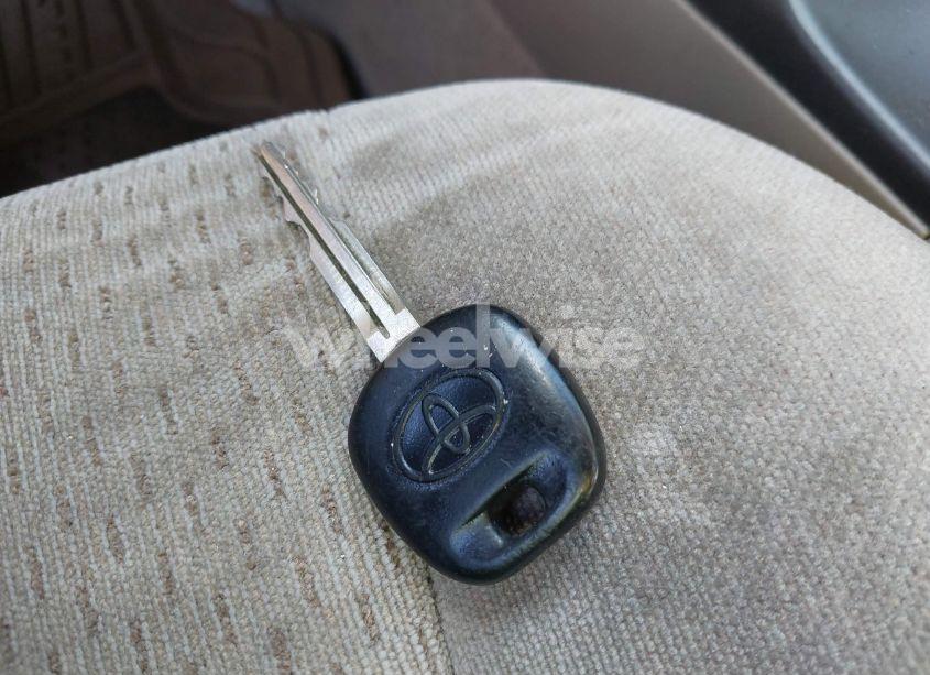 Photo 11 of 2002 Toyota Camry LE V6 (VIN 4T1BF30K82U018974)