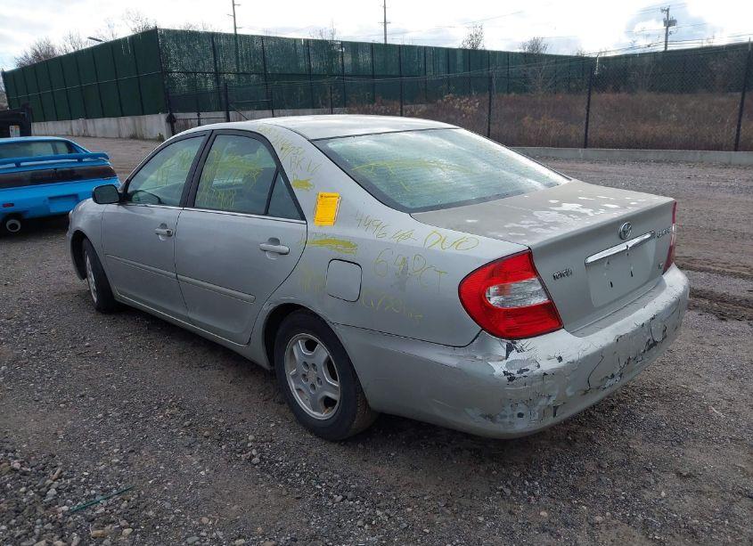 Photo 3 of 2002 Toyota Camry LE V6 (VIN 4T1BF30K82U023463)