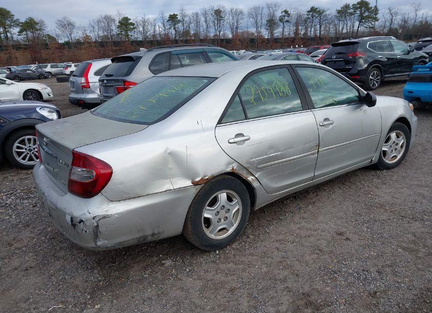 Photo 4 of 2002 Toyota Camry LE V6 (VIN 4T1BF30K82U023463)
