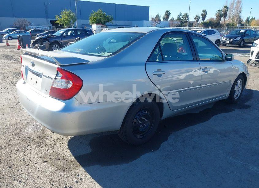 Photo 4 of 2002 Toyota Camry LE V6 (VIN 4T1BF30K82U506516)