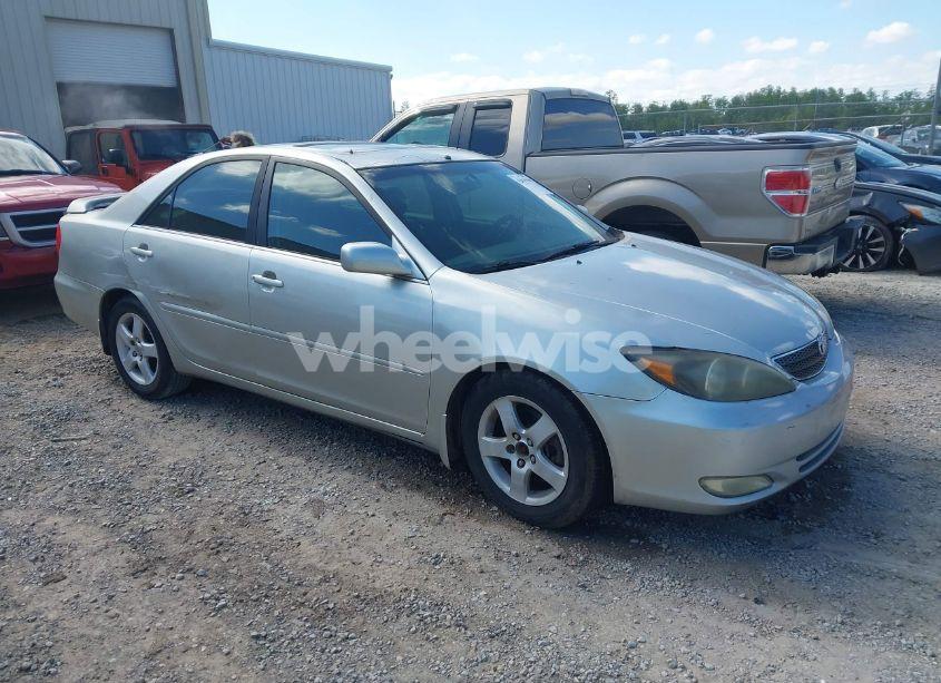 2002 Toyota Camry SE V6 (VIN 4T1BF30K82U508783) main photo