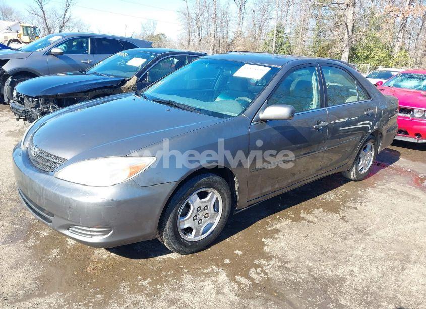 Photo 2 of 2002 Toyota Camry LE V6 (VIN 4T1BF30K82U522991)