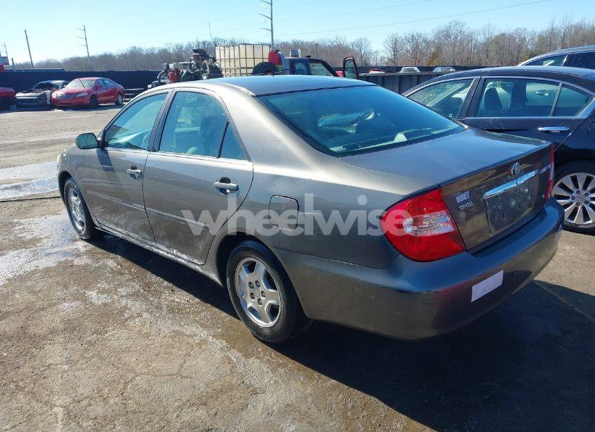 Photo 3 of 2002 Toyota Camry LE V6 (VIN 4T1BF30K82U522991)