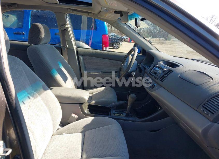 Photo 5 of 2002 Toyota Camry LE V6 (VIN 4T1BF30K82U522991)