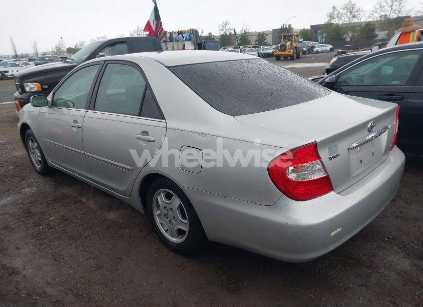 Photo 3 of 2002 Toyota Camry LE V6 (VIN 4T1BF30K82U523803)