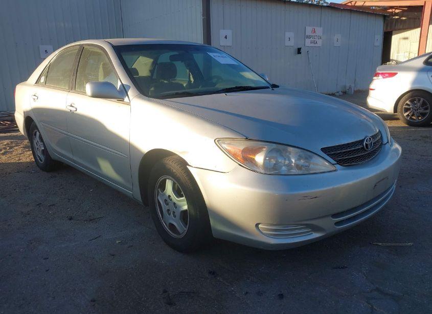 2002 Toyota Camry LE V6 (VIN 4T1BF30K82U531416) main photo