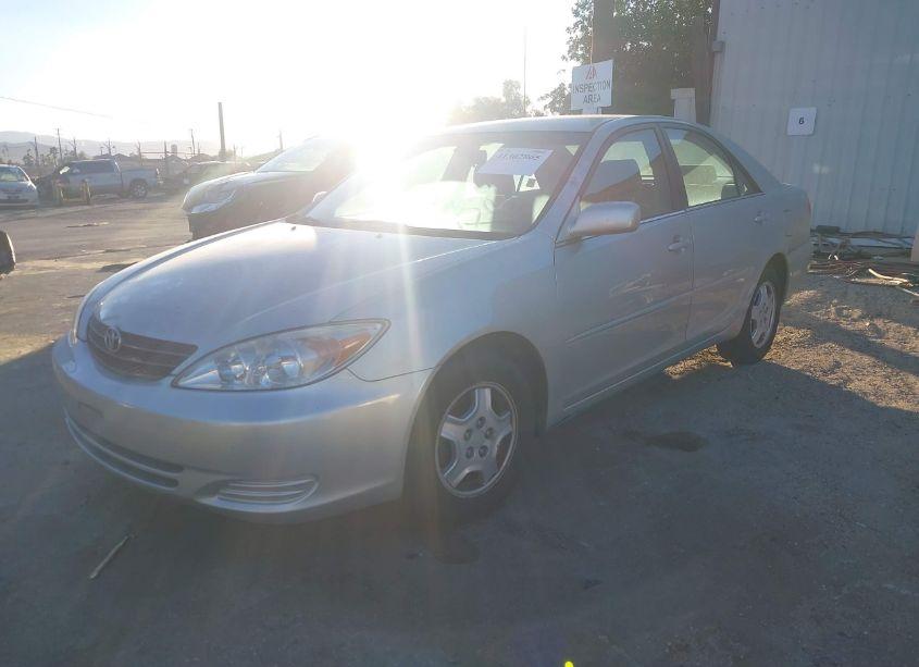 Photo 2 of 2002 Toyota Camry LE V6 (VIN 4T1BF30K82U531416)