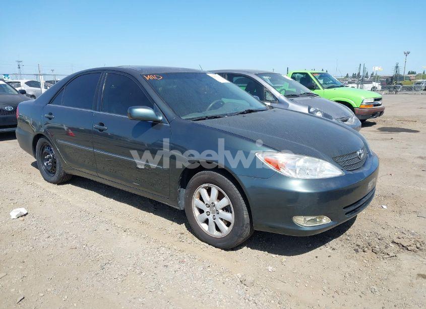 2003 Toyota Camry XLE V6 (VIN 4T1BF30K83U542076) main photo