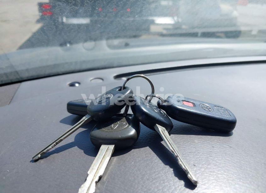 Photo 11 of 2003 Toyota Camry XLE V6 (VIN 4T1BF30K83U542076)