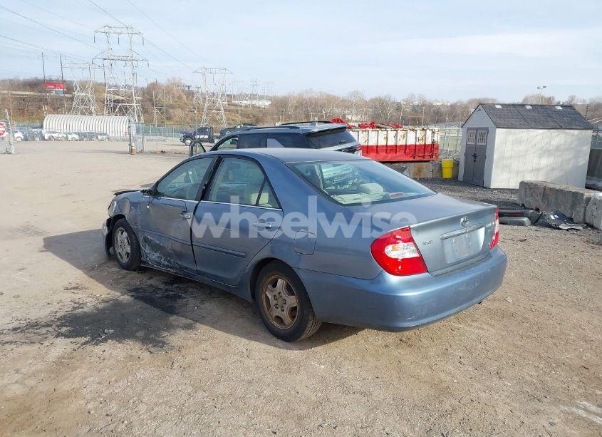 Photo 3 of 2003 Toyota Camry LE V6 (VIN 4T1BF30K83U549075)