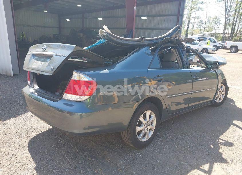 Photo 4 of 2005 Toyota Camry (VIN 4T1BF30K85U095087)