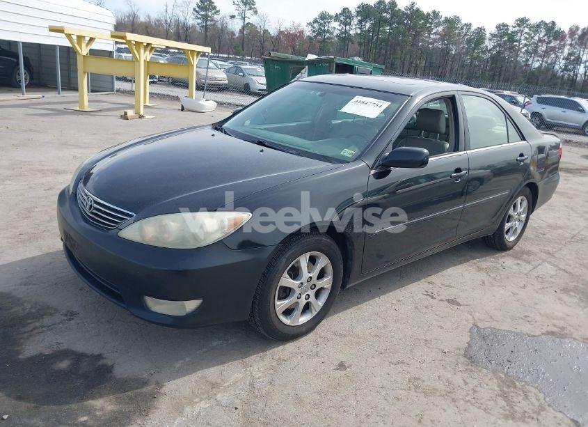 Photo 2 of 2005 Toyota Camry XLE V6 (VIN 4T1BF30K85U108551)