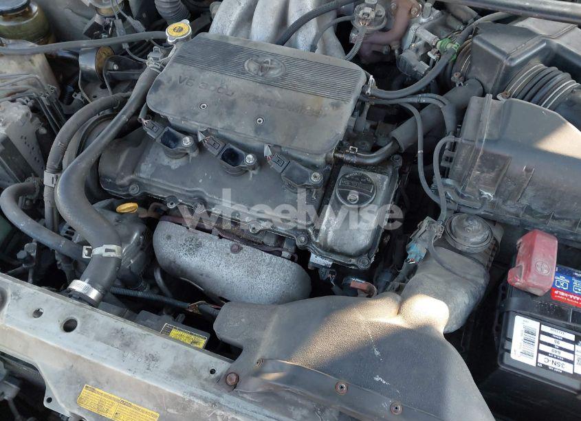 Photo 10 of 2002 Toyota Camry SE V6 (VIN 4T1BF30K92U021298)