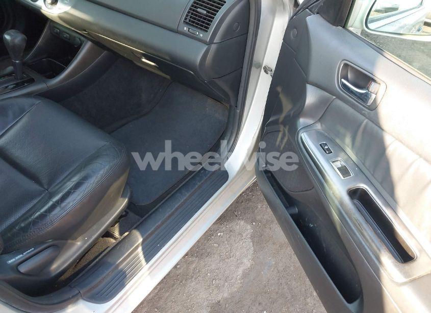 Photo 5 of 2002 Toyota Camry SE V6 (VIN 4T1BF30K92U021298)