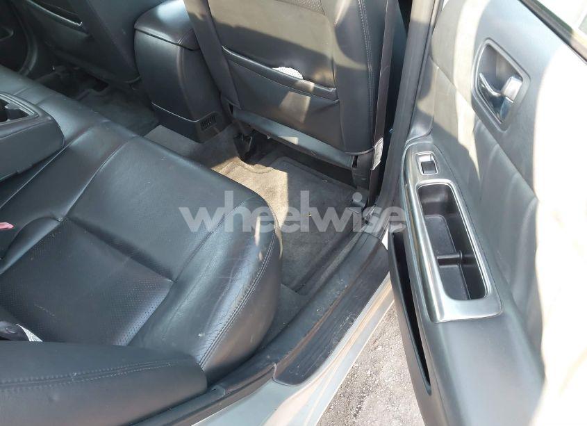 Photo 8 of 2002 Toyota Camry SE V6 (VIN 4T1BF30K92U021298)