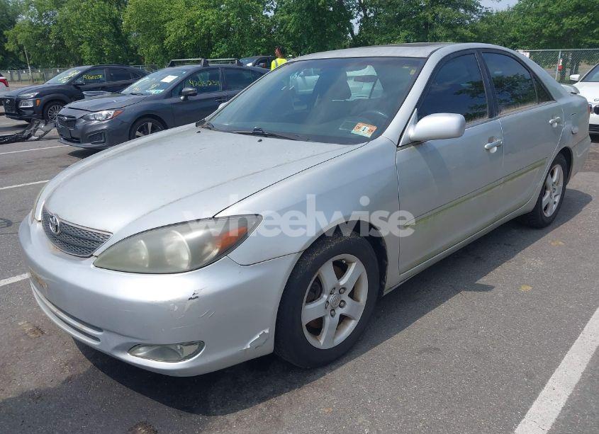Photo 2 of 2002 Toyota Camry SE V6 (VIN 4T1BF30K92U501633)