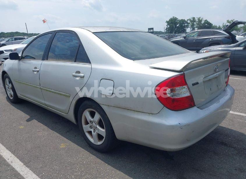 Photo 3 of 2002 Toyota Camry SE V6 (VIN 4T1BF30K92U501633)