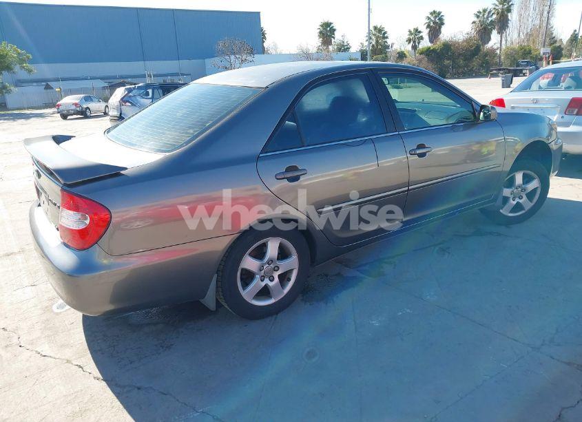 Photo 4 of 2002 Toyota Camry SE V6 (VIN 4T1BF30K92U506010)