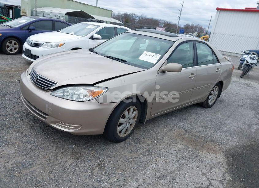 Photo 2 of 2002 Toyota Camry LE V6/SE V6/XLE V6 (VIN 4T1BF30K92U537483)