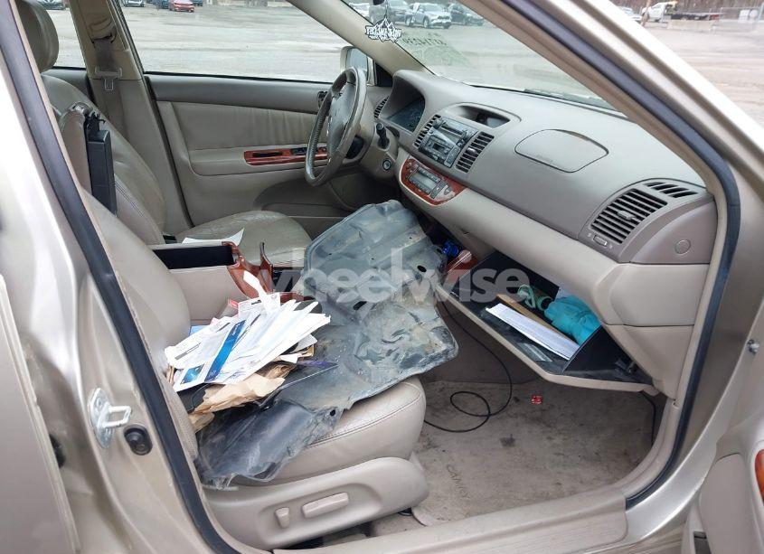 Photo 5 of 2002 Toyota Camry LE V6/SE V6/XLE V6 (VIN 4T1BF30K92U537483)