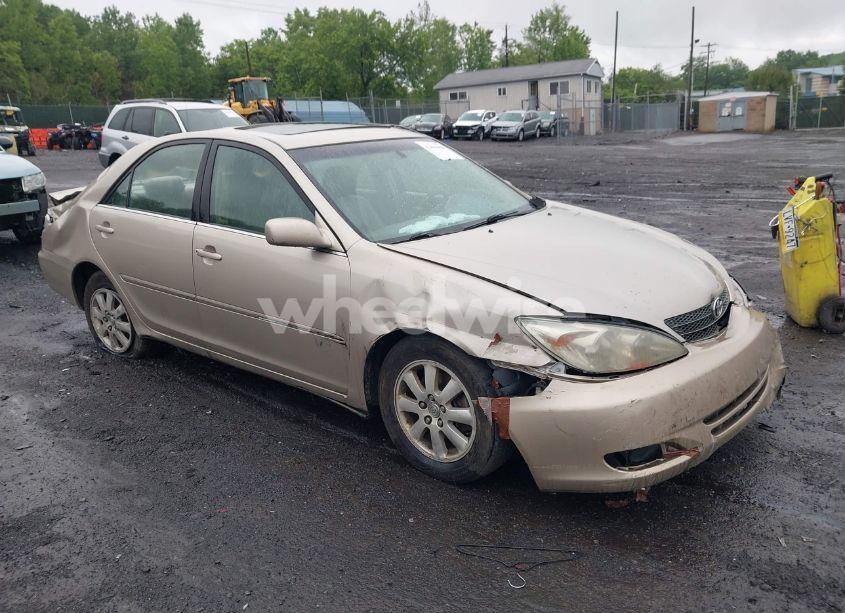 2003 Toyota Camry XLE V6 (VIN 4T1BF30K93U058997) main photo
