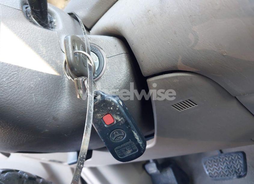 Photo 11 of 2005 Toyota Camry XLE V6 (VIN 4T1BF30K95U605608)