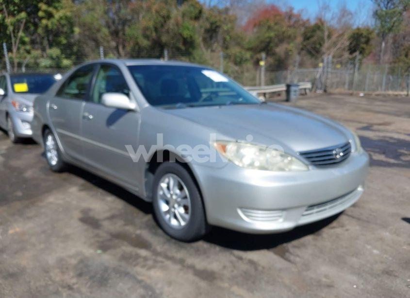 2005 Toyota Camry LE V6 (VIN 4T1BF30K95U618763) main photo