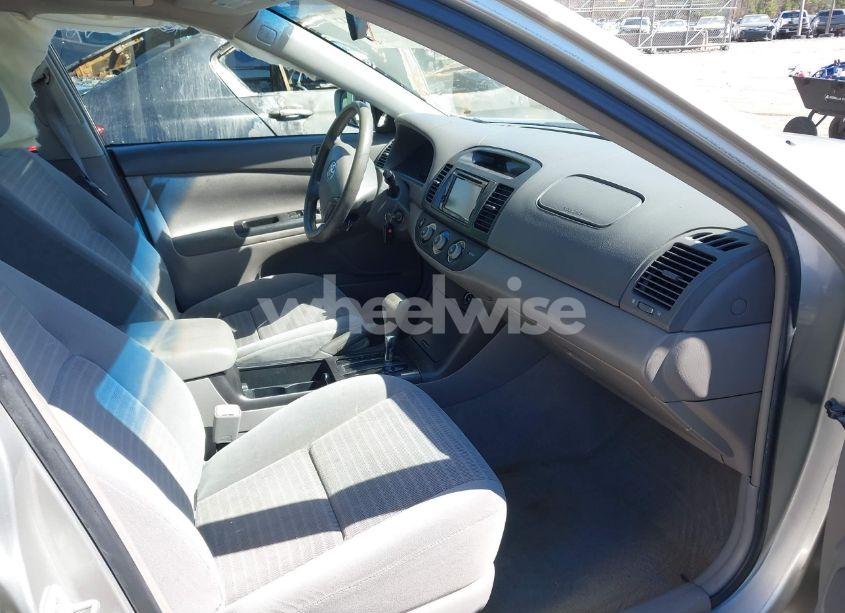 Photo 5 of 2005 Toyota Camry LE V6 (VIN 4T1BF30K95U618763)