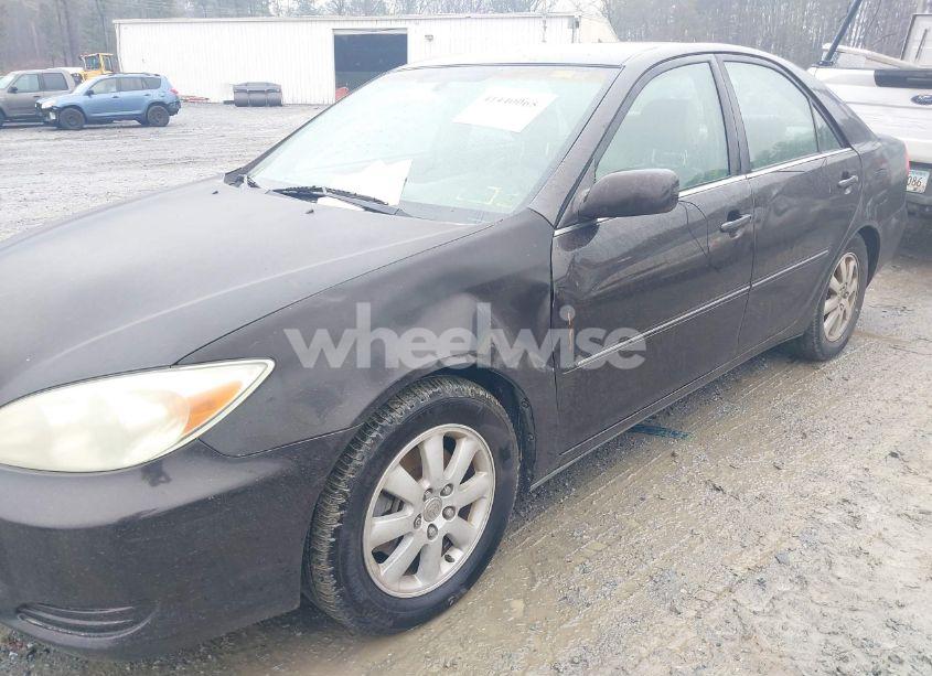 Photo 6 of 2002 Toyota Camry XLE V6 (VIN 4T1BF30KX2U528288)