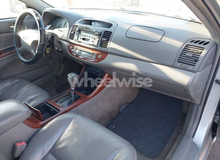 Photo 5 of 2002 Toyota Camry XLE V6 (VIN 4T1BF30KX2U537587)