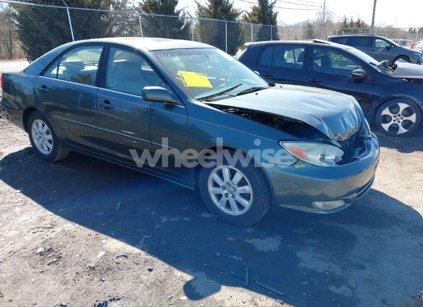 2003 Toyota Camry XLE V6 (VIN 4T1BF30KX3U566816) main photo