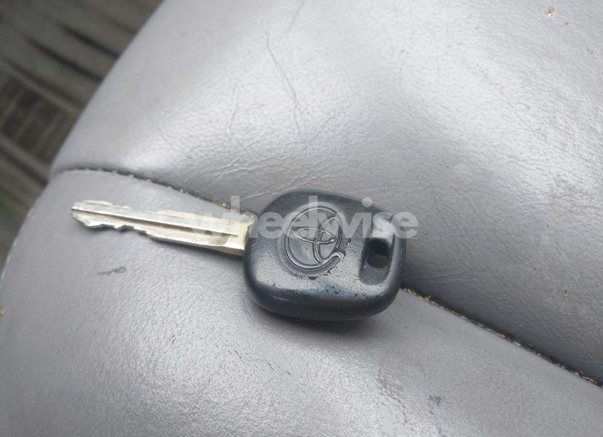 Photo 11 of 2004 Toyota Camry XLE V6 (VIN 4T1BF30KX4U580913)