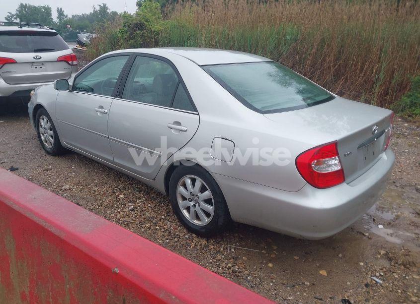 Photo 3 of 2004 Toyota Camry XLE V6 (VIN 4T1BF30KX4U580913)