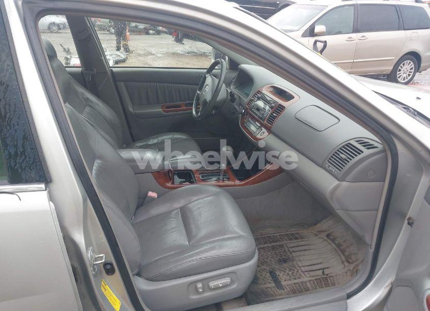 Photo 5 of 2004 Toyota Camry XLE V6 (VIN 4T1BF30KX4U580913)