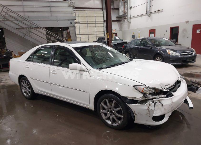 2005 Toyota Camry XLE V6 (VIN 4T1BF30KX5U083054) main photo