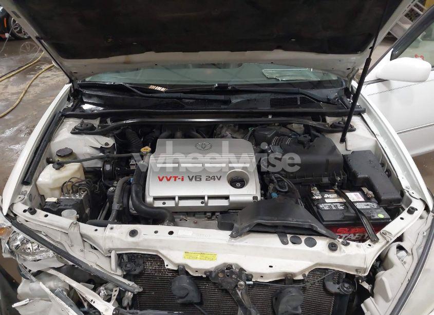 Photo 10 of 2005 Toyota Camry XLE V6 (VIN 4T1BF30KX5U083054)