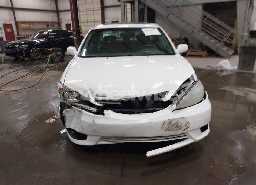 Photo 13 of 2005 Toyota Camry XLE V6 (VIN 4T1BF30KX5U083054)