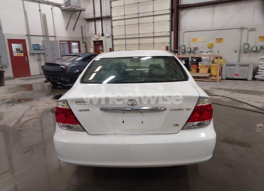 Photo 17 of 2005 Toyota Camry XLE V6 (VIN 4T1BF30KX5U083054)