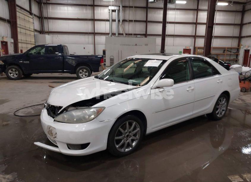 Photo 2 of 2005 Toyota Camry XLE V6 (VIN 4T1BF30KX5U083054)