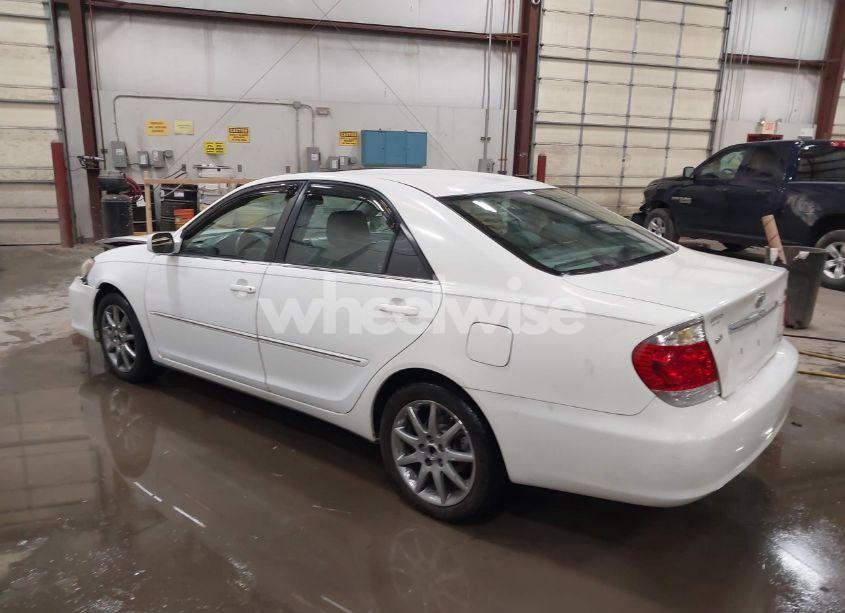 Photo 3 of 2005 Toyota Camry XLE V6 (VIN 4T1BF30KX5U083054)