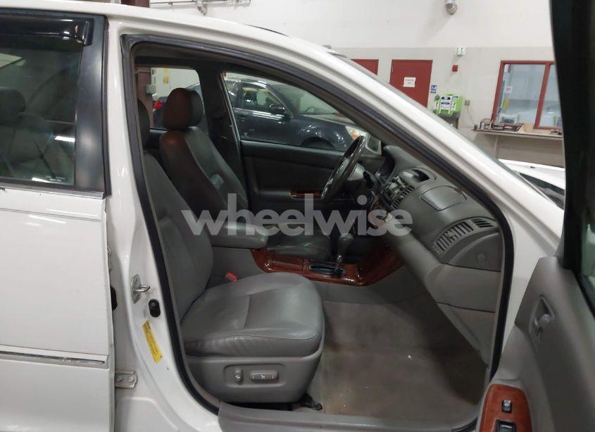 Photo 5 of 2005 Toyota Camry XLE V6 (VIN 4T1BF30KX5U083054)