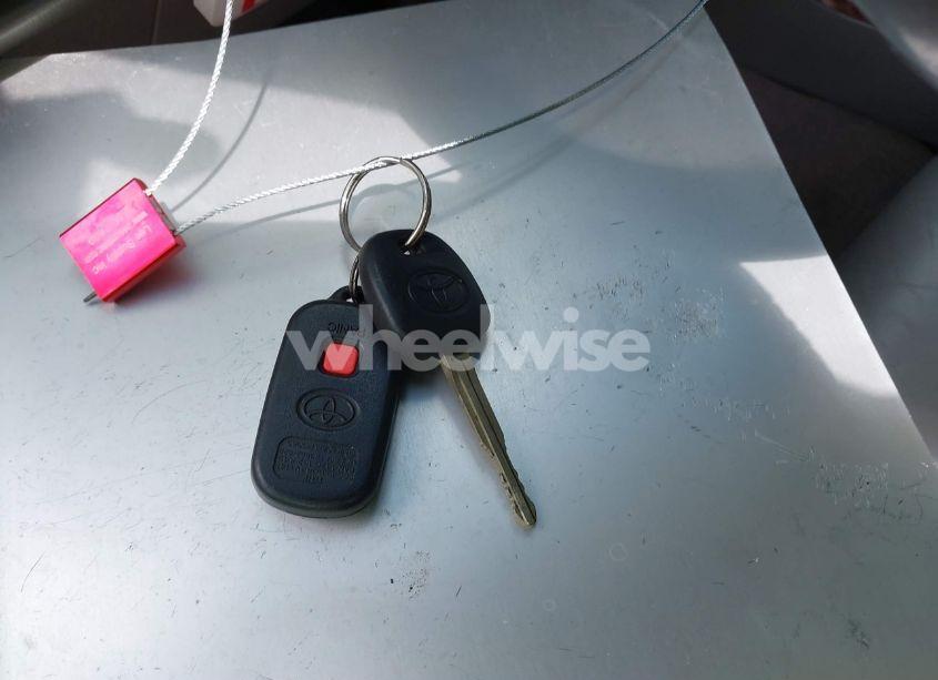 Photo 11 of 2005 Toyota Camry XLE V6 (VIN 4T1BF30KX5U088710)