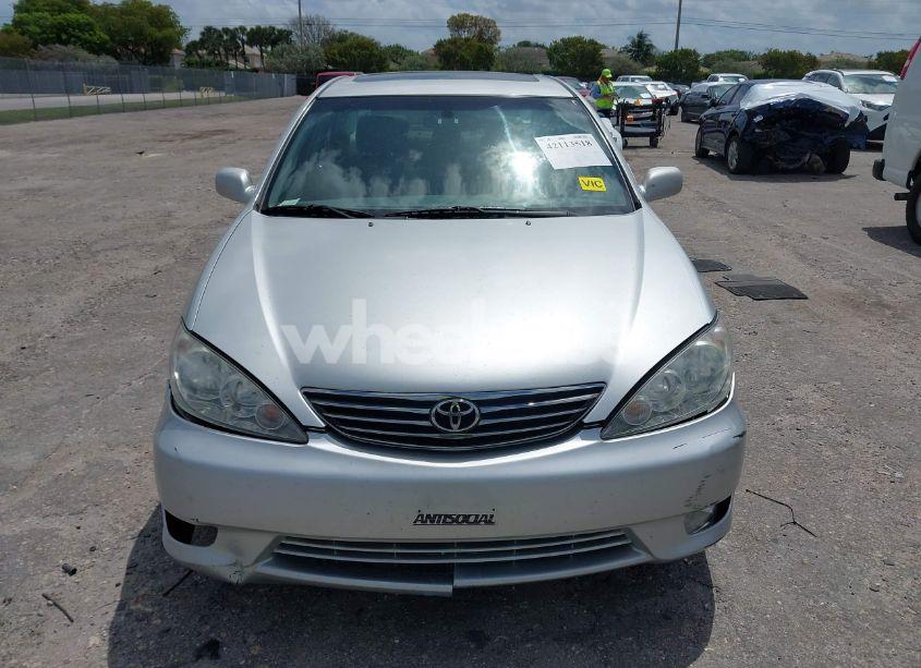 Photo 12 of 2005 Toyota Camry XLE V6 (VIN 4T1BF30KX5U088710)