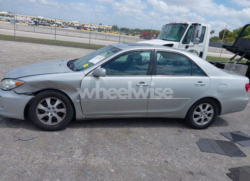 Photo 14 of 2005 Toyota Camry XLE V6 (VIN 4T1BF30KX5U088710)