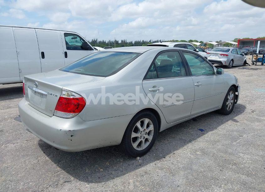Photo 4 of 2005 Toyota Camry XLE V6 (VIN 4T1BF30KX5U088710)