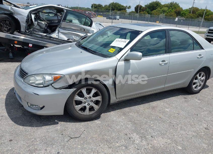 Photo 6 of 2005 Toyota Camry XLE V6 (VIN 4T1BF30KX5U088710)