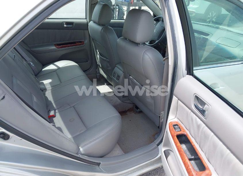 Photo 8 of 2005 Toyota Camry XLE V6 (VIN 4T1BF30KX5U088710)