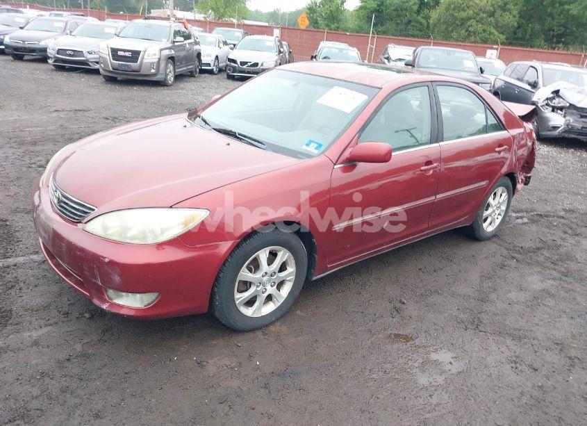 Photo 2 of 2005 Toyota Camry XLE V6 (VIN 4T1BF30KX5U100483)